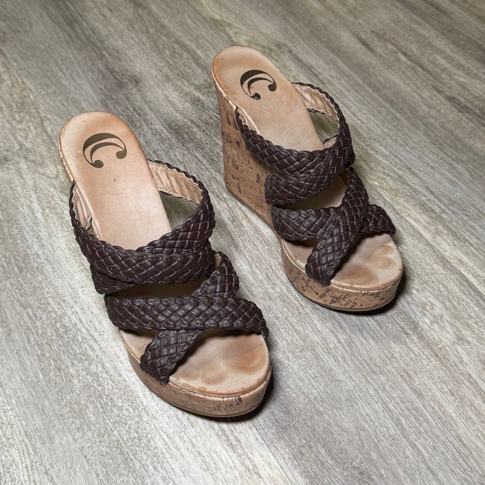 Brown cork Wedge sandals size‎ 6 in great shape